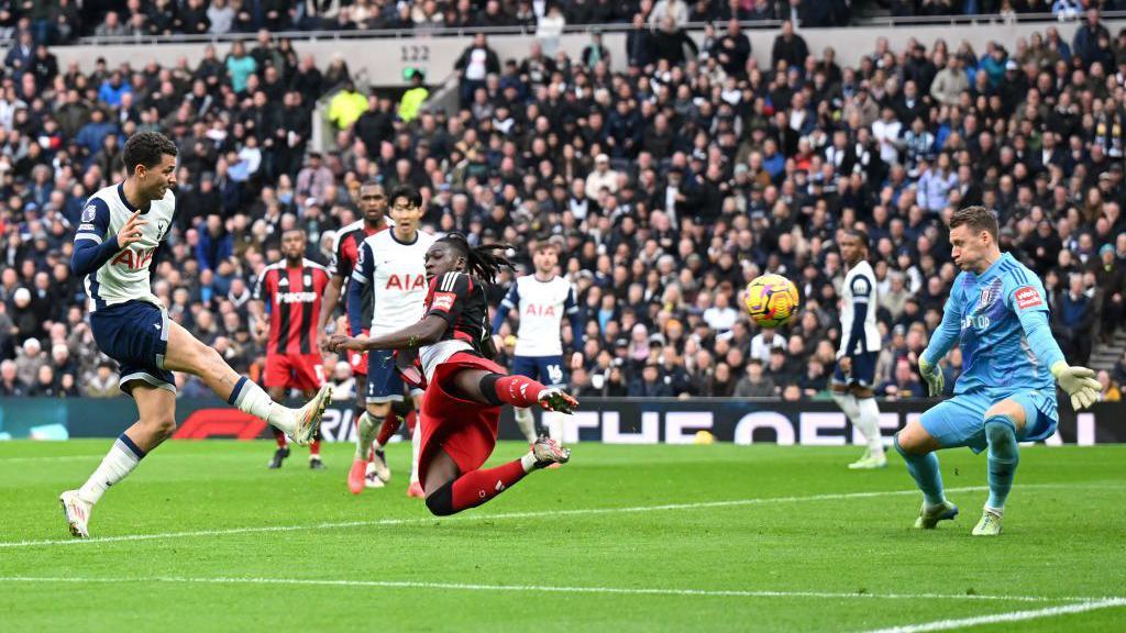 Soi kèo Bournemouth vs Tottenham, 03h15 ngày 06/12/2024 - Ngoại Hạng Anh